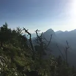 Blaesschopfhuesli 度假居 *